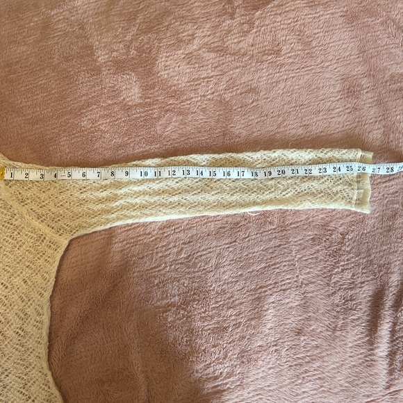 M/L VICTORIA SECRET SWEATER - Picture 7 of 9